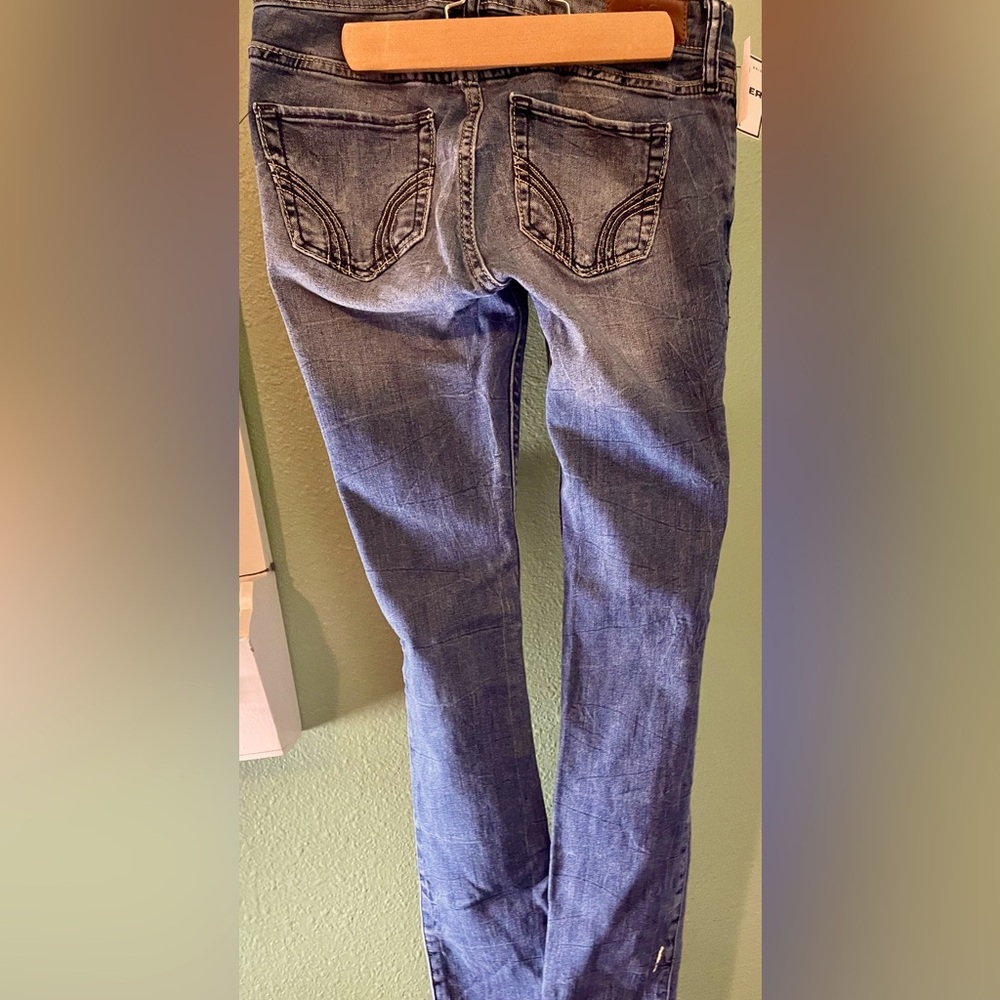EUC Woman’s Hollister “super skinny” Jeans (0R)